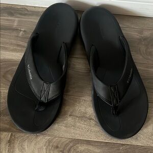 Columbia Black Sandals with Durable Soles